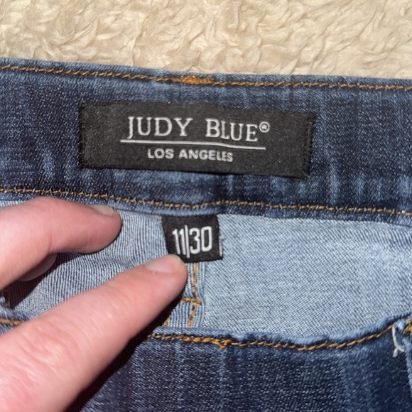 Judy Blue Jeans - Picture 3 of 5